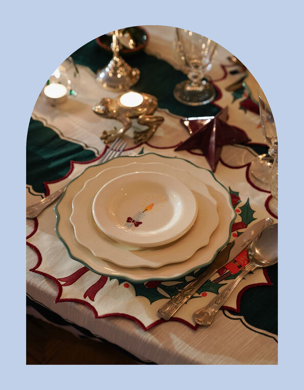 Anna + Nina Forest Scalloped Dinner Plate, , large