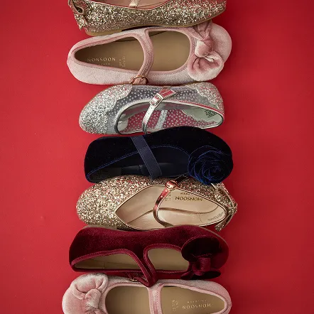 SHOP SHOES & ACCESSORIES 